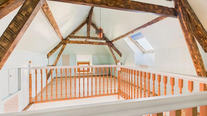 Maison - 240 m² - 10 pièces