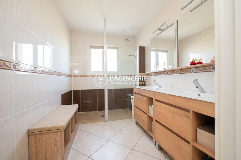 Villa - 140 m² - 5 pièces