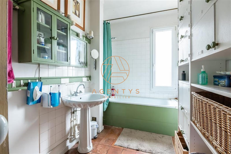 Maison - 140 m² - 8 pièces