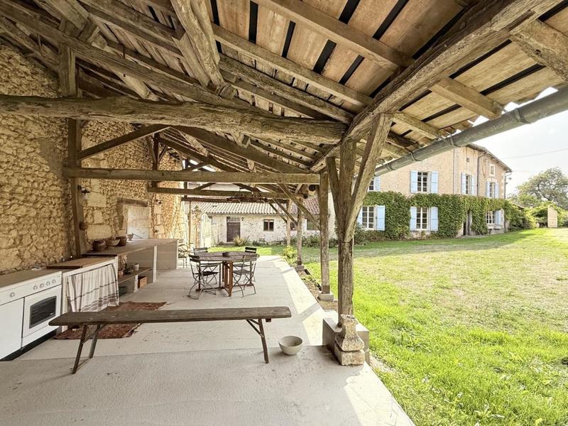 Demeure - 260 m² - 7 pièces