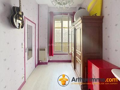 Magasins - 60 m² - 5 pièces