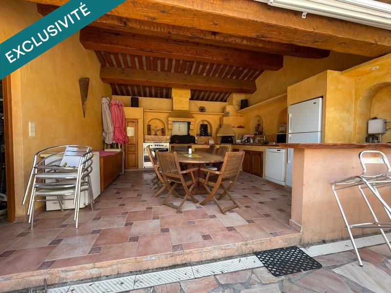 Maison - 300 m² - 10 pièces