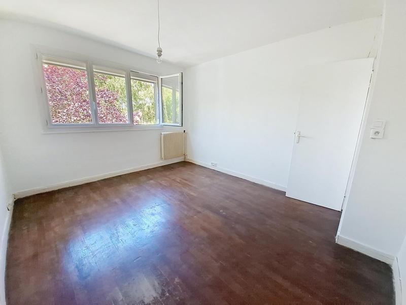 Maison - 92 m² - 6 pièces