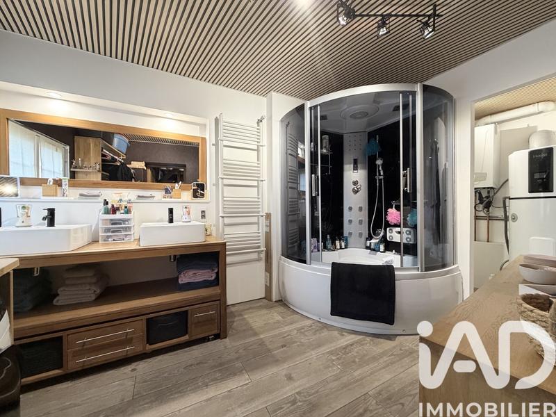 Maison - 136 m² - 7 pièces