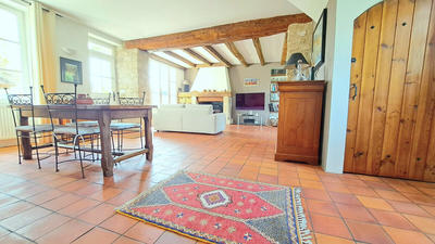 Maison - 201 m² - 7 pièces