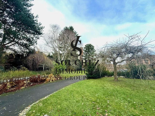 Maison - 352 m² - 10 pièces