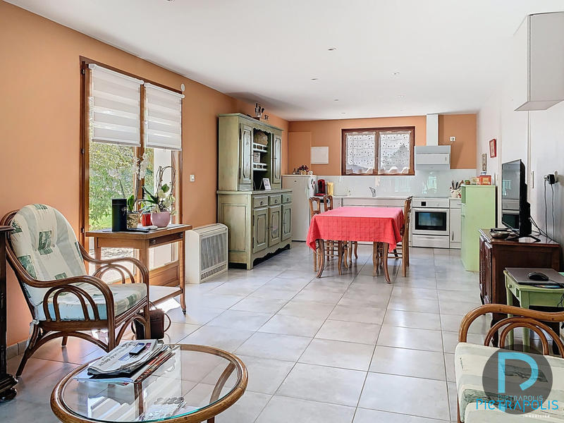 Maison - 202 m² - 6 pièces