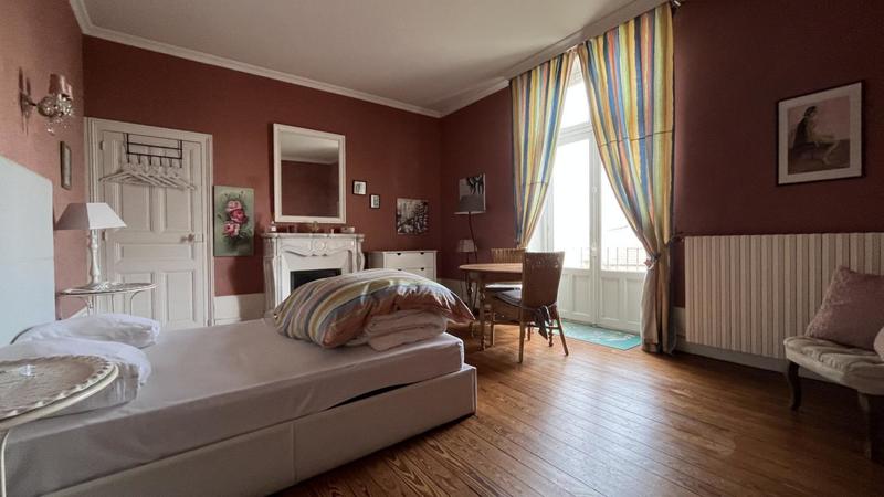 Maison bourgeoise - 300 m² - 8 pièces