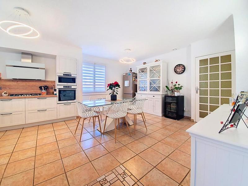 Maison traditionnelle - 100 m² - 4 pièces