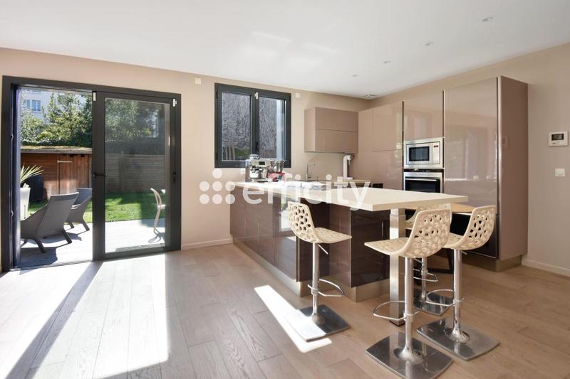 Pavillon - 164 m² - 5 pièces