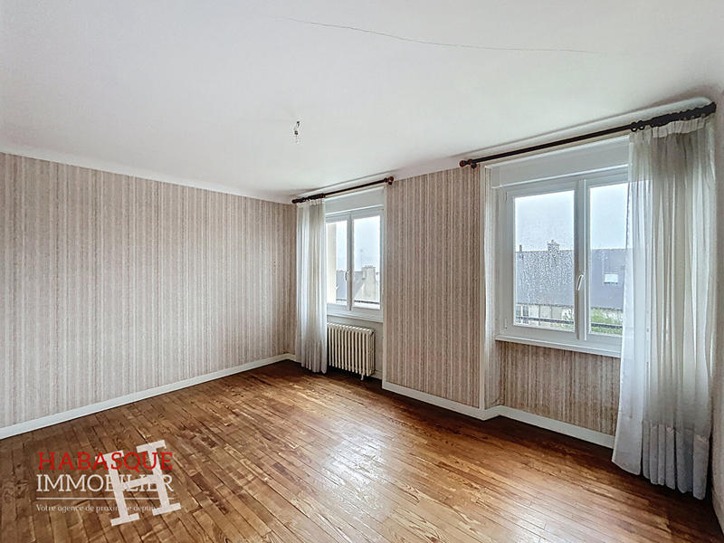 Maison - 99 m² - 5 pièces