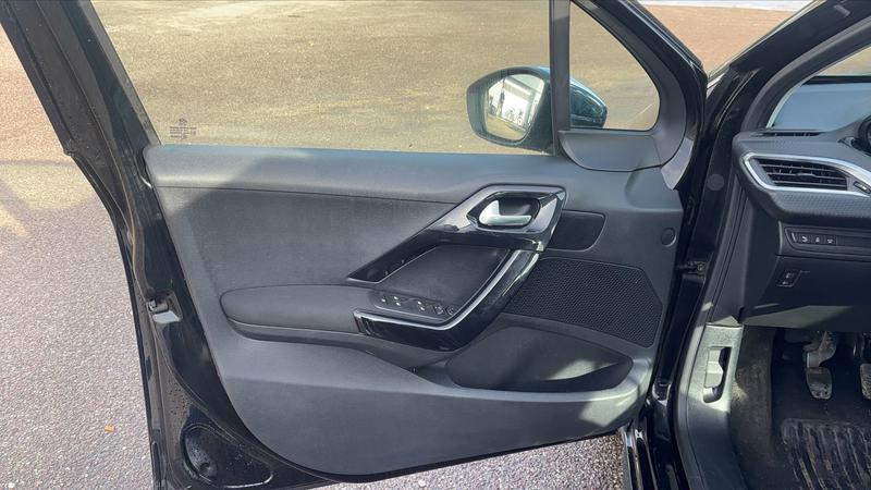 Peugeot 208 1.6 BlueHDi 100 Allure Business