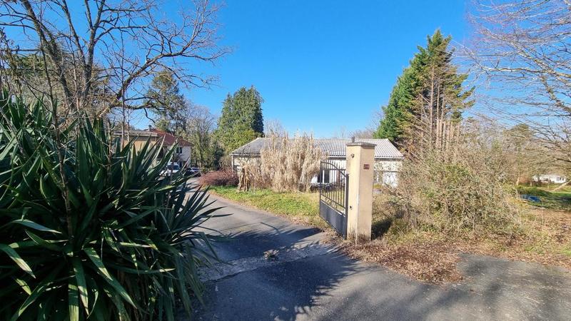 Maison - 200 m² - 2 pièces