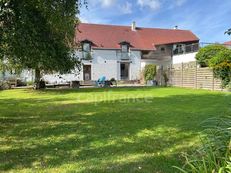 Propriété - 690 m² - 27 pièces