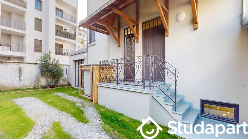 Chambre - 9 m² - 1 pièce