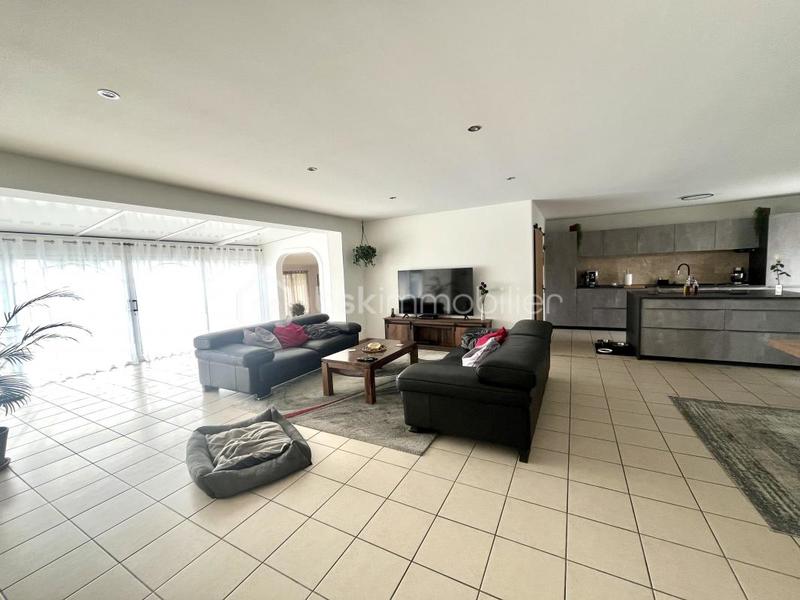 Maison - 185 m² - 6 pièces