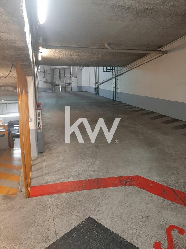 Parking / Garage - 12 m²