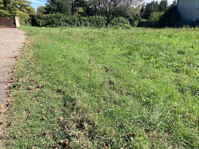 Terrain constructible - 1 062 m²