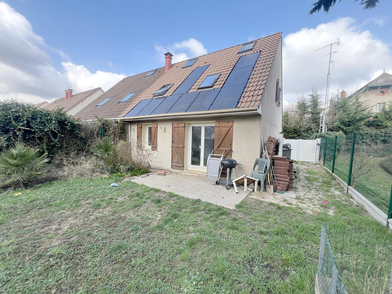 Maison - 90 m² - 5 pièces