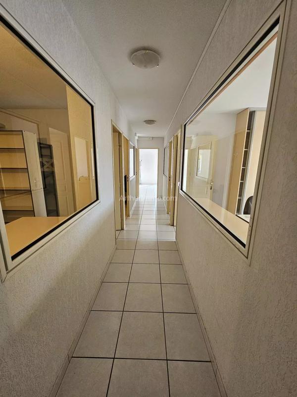 Bureau - 215 m² - 14 pièces