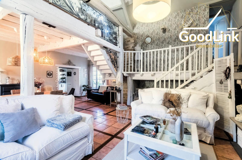 Maison ancienne - 178 m² - 6 pièces