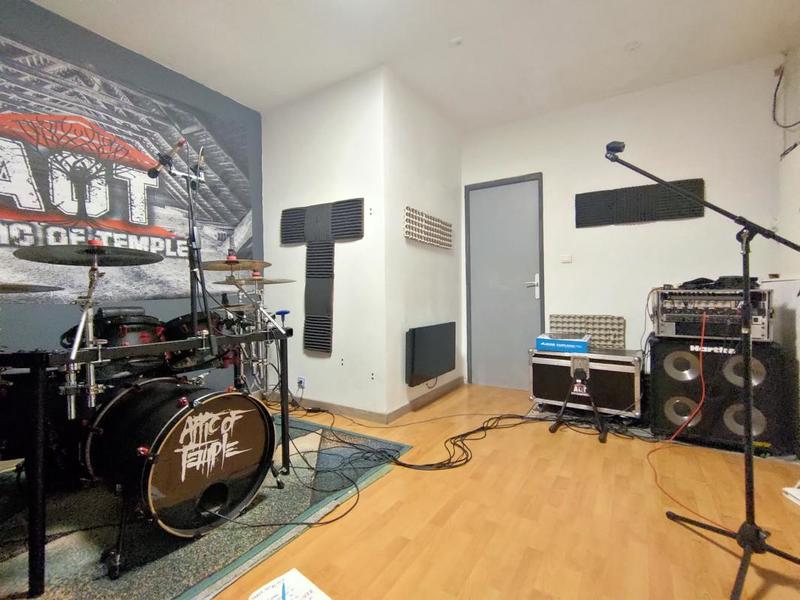 Maison - 216 m² - 10 pièces