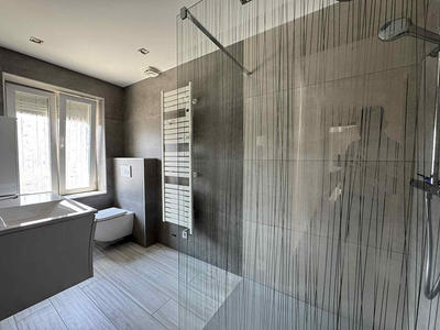 Appartement - 93 m² - 5 pièces