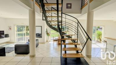 Maison - 180 m² - 7 pièces