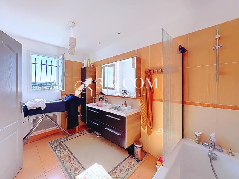 Maison - 100 m² - 6 pièces