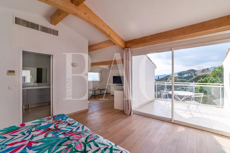 Villa - 350 m² - 8 pièces