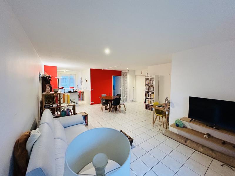 Appartement - 94 m² - 4 pièces