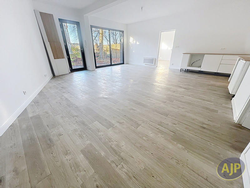 Maison - 90 m² - 3 pièces