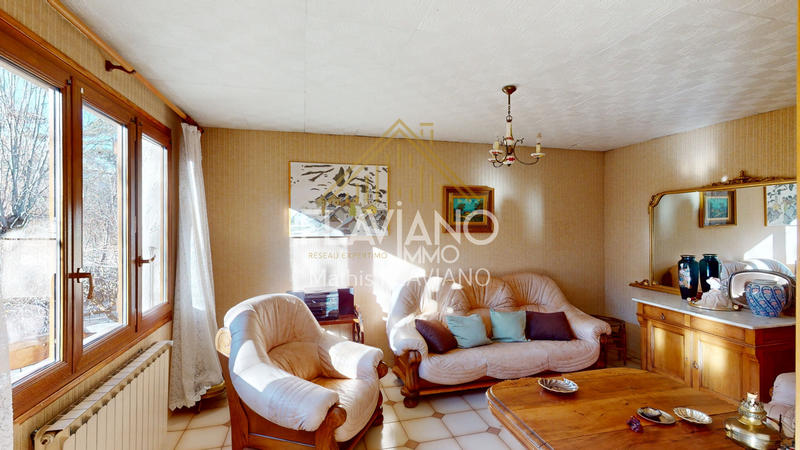 Maison - 234 m² - 11 pièces