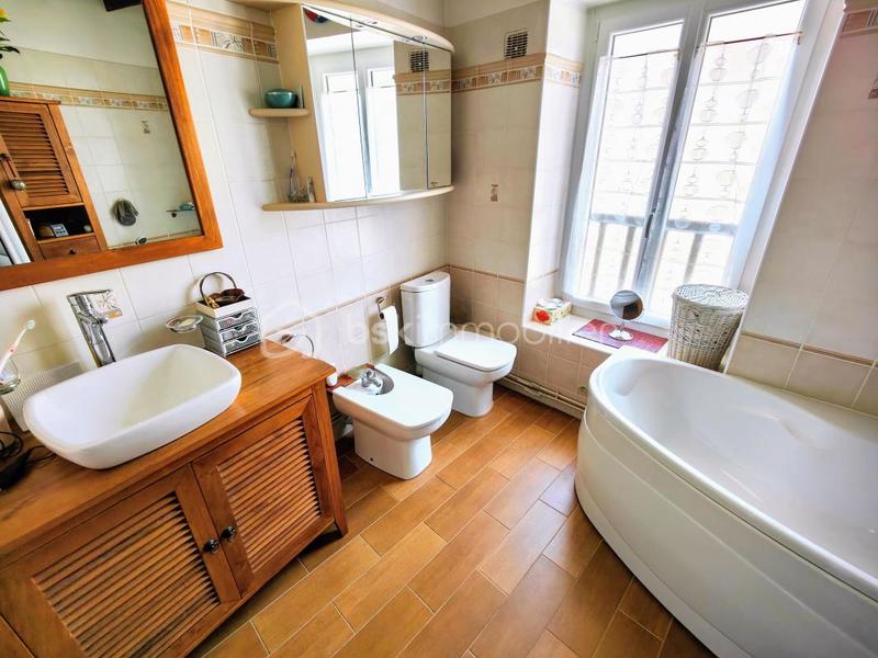 Corps de ferme - 296 m² - 15 pièces