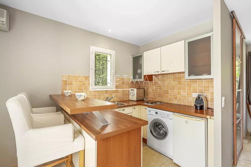 Villa - 248 m² - 8 pièces