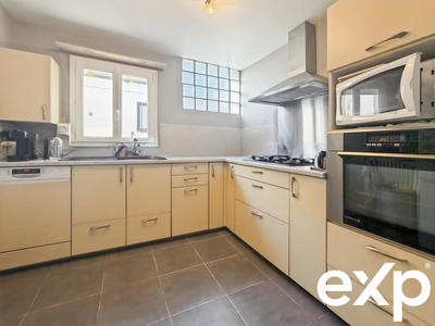 Maison traditionnelle - 138 m² - 9 pièces