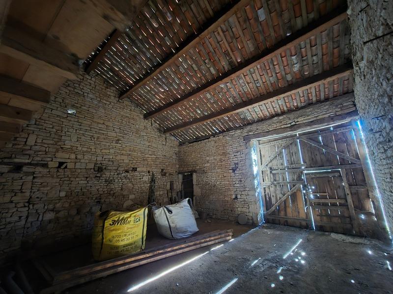 Corps de ferme - 340 m² - 16 pièces