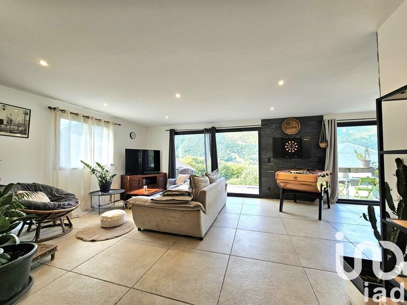 Maison - 198 m² - 7 pièces