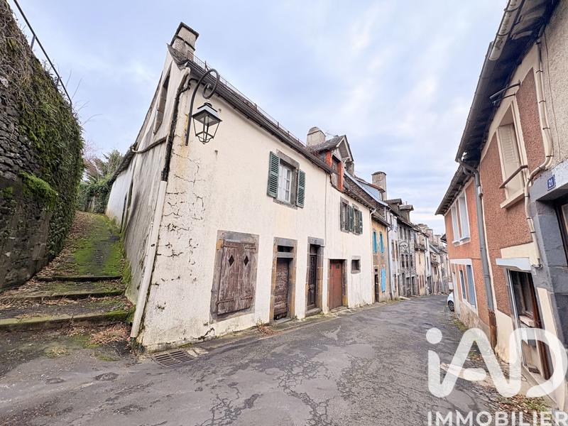 Maison - 220 m² - 7 pièces