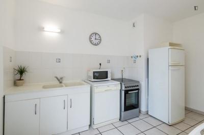 Chambre - 12 m² - 5 pièces