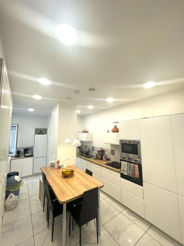 Appartement - 140 m² - 5 pièces