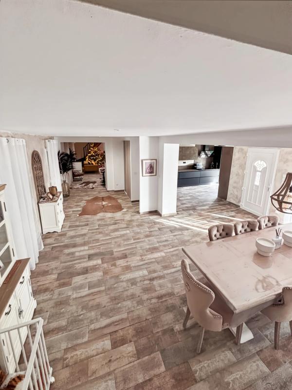 Maison - 209 m² - 8 pièces