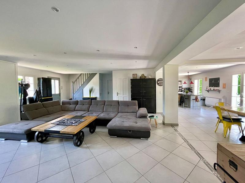 Maison - 230 m² - 7 pièces