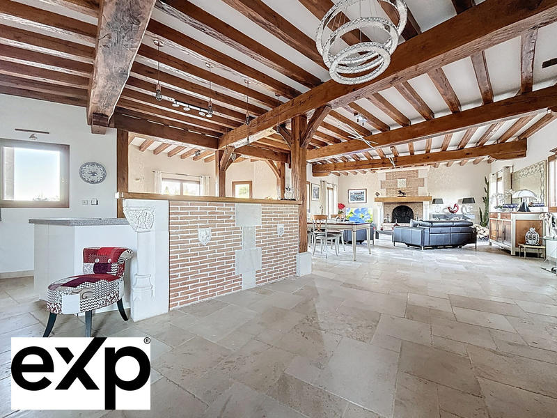 Maison - 267 m² - 8 pièces