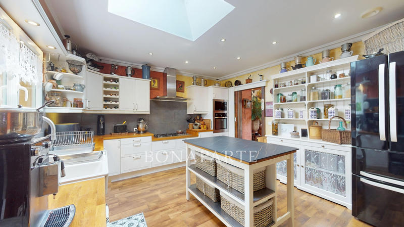 Maison - 147 m² - 6 pièces