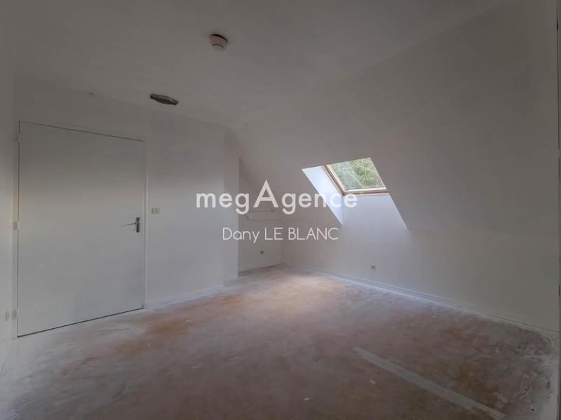 Local commercial - 200 m² - 6 pièces