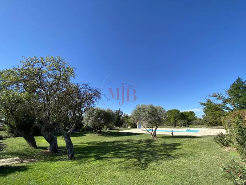 Propriété - 370 m² - 26 pièces