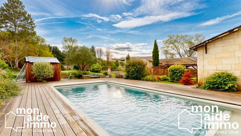 Maison - 249 m² - 7 pièces