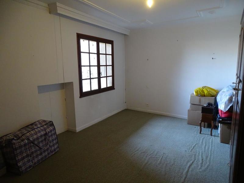 Maison - 258 m² - 7 pièces