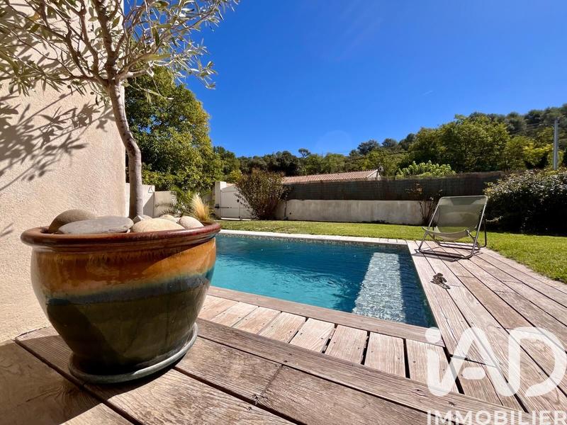 Maison - 169 m² - 9 pièces